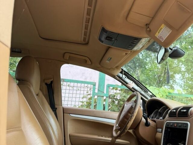 Бежевый Порше Каен, объемом двигателя 4.5 л и пробегом 260 тыс. км за 3330 $, фото 7 на Automoto.ua