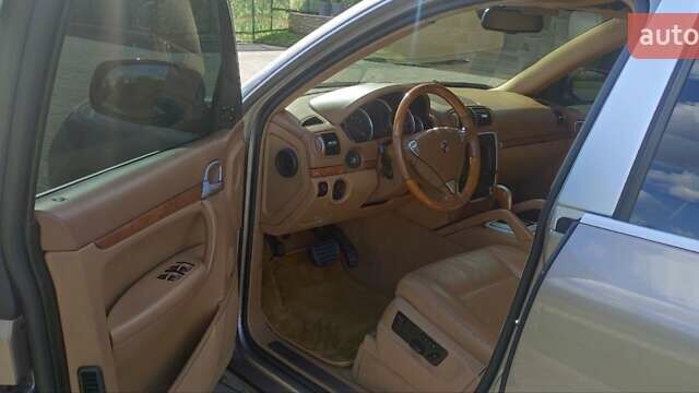 Бежевый Порше Каен, объемом двигателя 4.8 л и пробегом 158 тыс. км за 12999 $, фото 8 на Automoto.ua