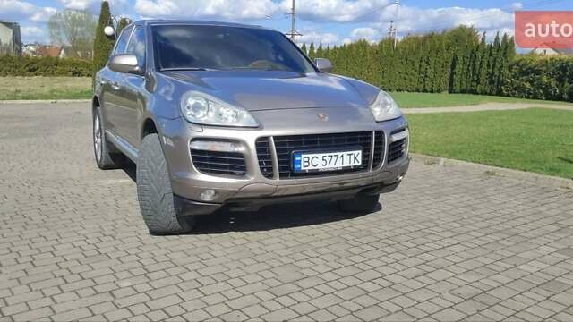 Бежевый Порше Каен, объемом двигателя 4.8 л и пробегом 158 тыс. км за 12999 $, фото 2 на Automoto.ua