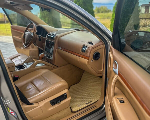 Бежевий Порше Cayenne, об'ємом двигуна 3.6 л та пробігом 241 тис. км за 10000 $, фото 12 на Automoto.ua