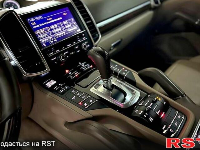 Бежевий Порше Cayenne, об'ємом двигуна 3 л та пробігом 161 тис. км за 29000 $, фото 2 на Automoto.ua