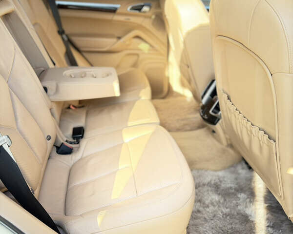 Бежевий Порше Cayenne, об'ємом двигуна 3.6 л та пробігом 109 тис. км за 26500 $, фото 16 на Automoto.ua