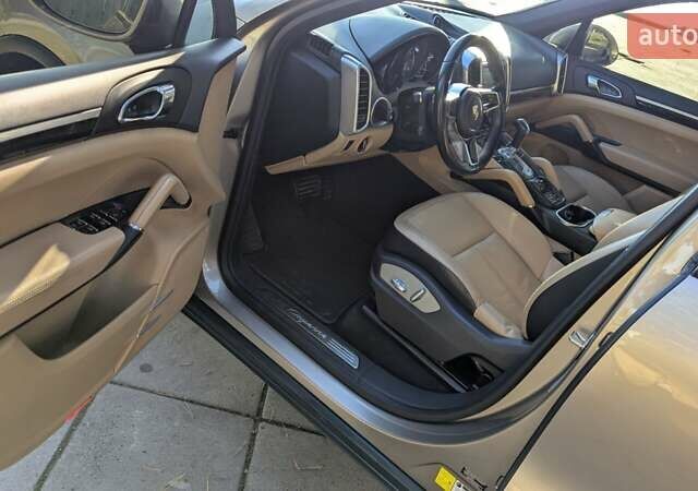 Бежевий Порше Cayenne, об'ємом двигуна 3.6 л та пробігом 136 тис. км за 19800 $, фото 4 на Automoto.ua