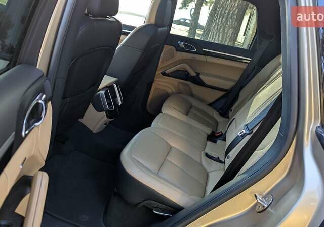 Бежевий Порше Cayenne, об'ємом двигуна 3.6 л та пробігом 136 тис. км за 19800 $, фото 8 на Automoto.ua