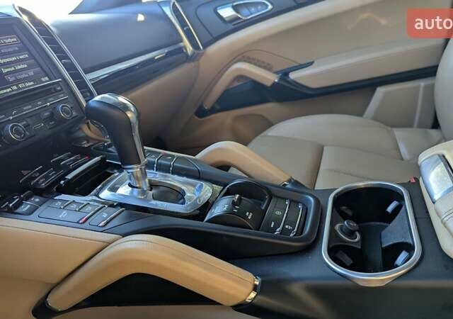 Бежевий Порше Cayenne, об'ємом двигуна 3.6 л та пробігом 136 тис. км за 19800 $, фото 6 на Automoto.ua