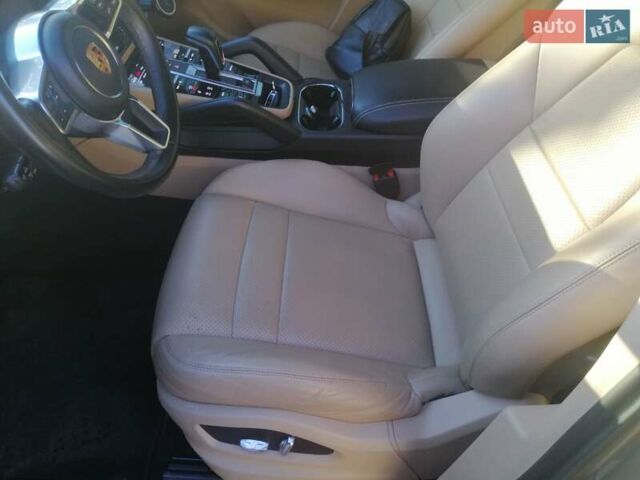Бежевий Порше Cayenne, об'ємом двигуна 2.99 л та пробігом 65 тис. км за 66900 $, фото 22 на Automoto.ua