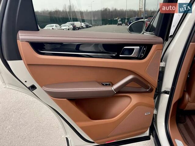 Бежевий Порше Cayenne, об'ємом двигуна 3 л та пробігом 28 тис. км за 98500 $, фото 65 на Automoto.ua
