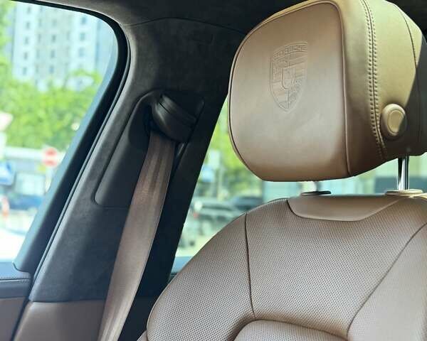 Бежевый Порше Каен, объемом двигателя 3 л и пробегом 22 тыс. км за 139000 $, фото 28 на Automoto.ua