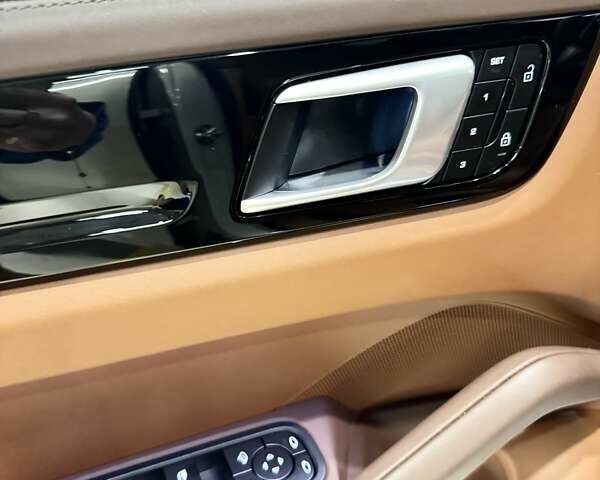 Бежевый Порше Каен, объемом двигателя 3 л и пробегом 22 тыс. км за 139000 $, фото 17 на Automoto.ua