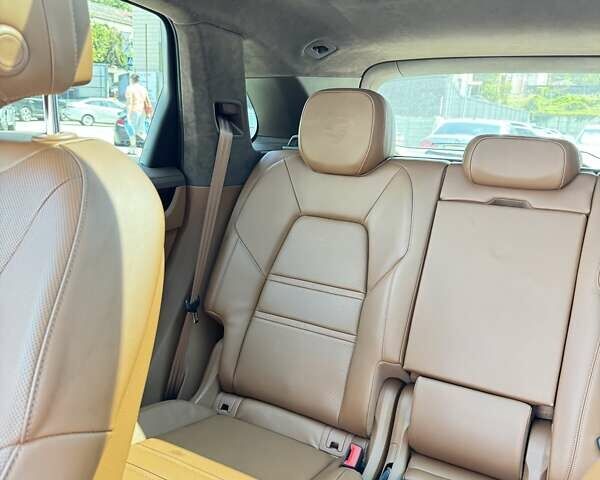 Бежевый Порше Каен, объемом двигателя 3 л и пробегом 22 тыс. км за 139000 $, фото 23 на Automoto.ua