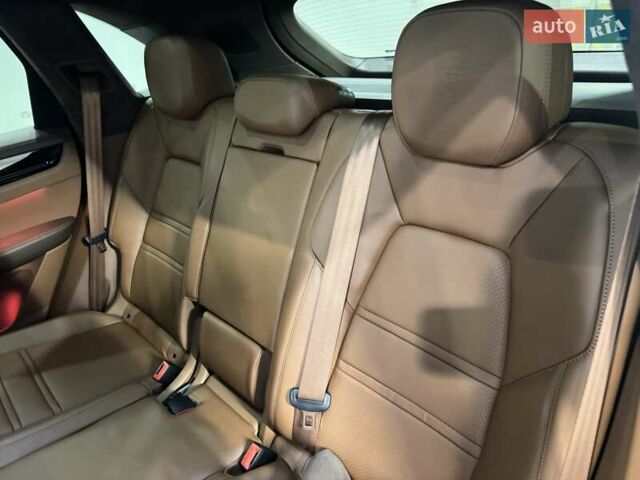 Бежевый Порше Каен, объемом двигателя 3 л и пробегом 22 тыс. км за 139000 $, фото 30 на Automoto.ua