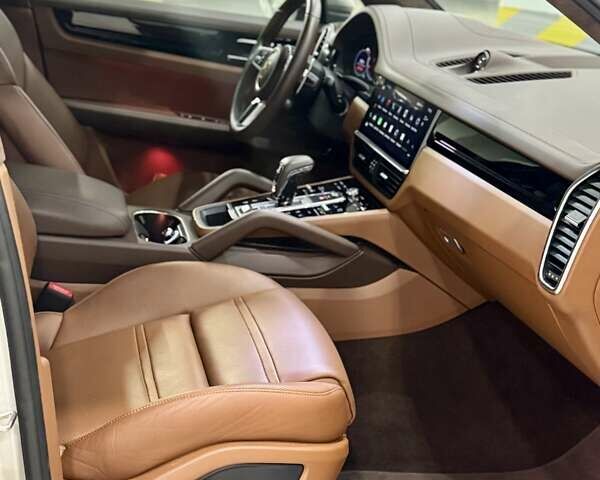 Бежевый Порше Каен, объемом двигателя 3 л и пробегом 22 тыс. км за 139000 $, фото 8 на Automoto.ua