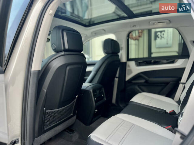 Порше Каен 2024 в Одессе на Automoto.ua Бежевый Порше Каен, объемом двигателя 3 л и пробегом 6 тыс. км за 130000 $, фото 37 на Automoto.ua