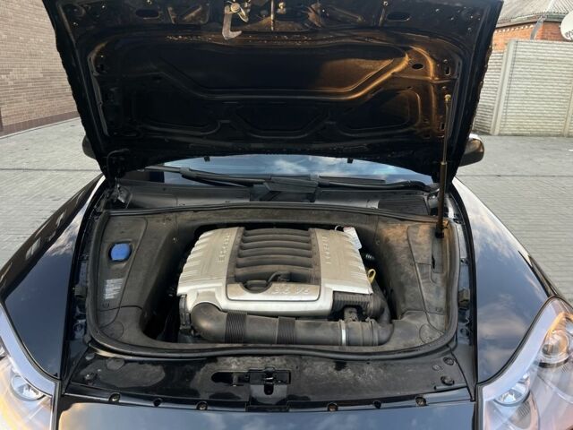 Чорний Порше Cayenne, об'ємом двигуна 3.6 л та пробігом 232 тис. км за 12500 $, фото 19 на Automoto.ua