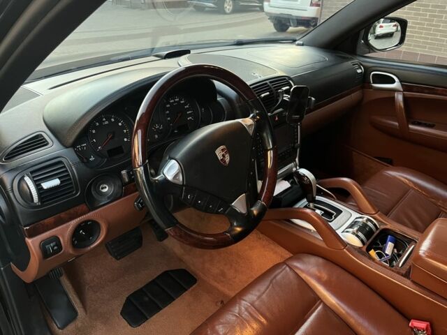 Чорний Порше Cayenne, об'ємом двигуна 3.6 л та пробігом 232 тис. км за 12500 $, фото 8 на Automoto.ua