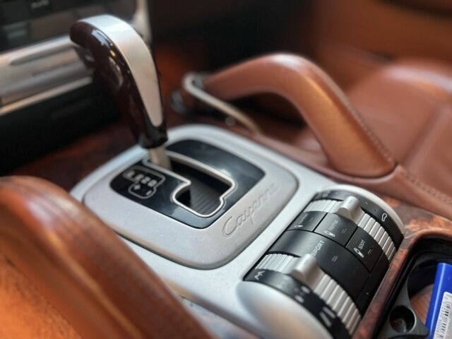 Чорний Порше Cayenne, об'ємом двигуна 3.6 л та пробігом 232 тис. км за 12500 $, фото 10 на Automoto.ua