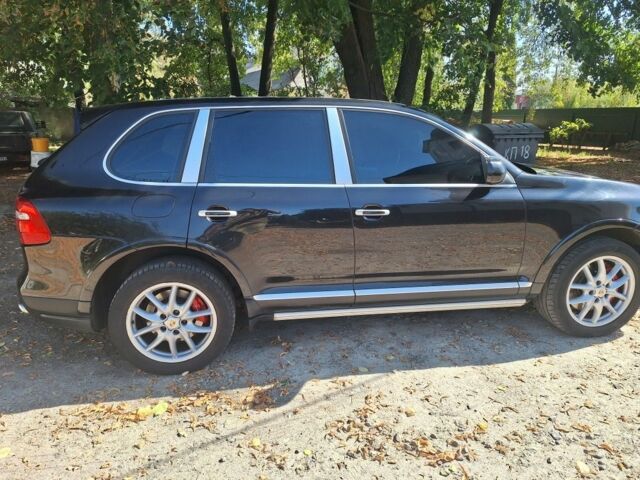 Чорний Порше Cayenne, об'ємом двигуна 4.8 л та пробігом 300 тис. км за 8730 $, фото 3 на Automoto.ua