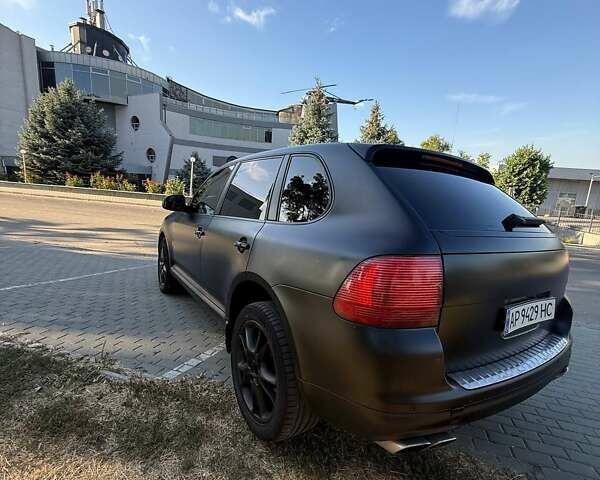 Черный Порше Каен, объемом двигателя 4.5 л и пробегом 240 тыс. км за 5600 $, фото 14 на Automoto.ua