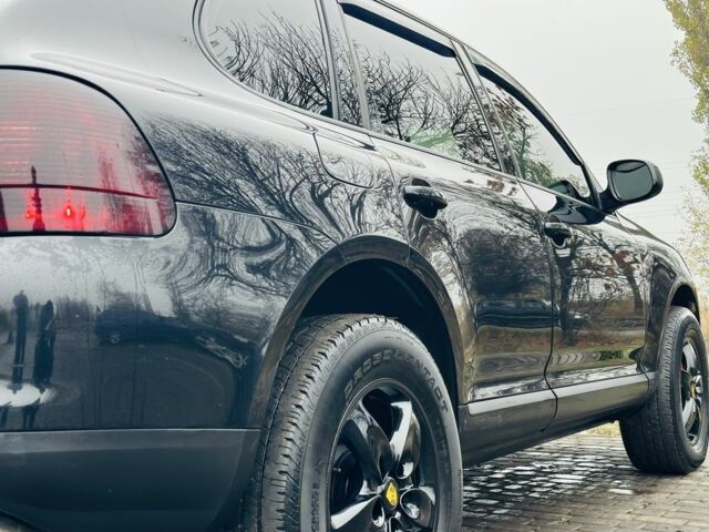 Черный Порше Каен, объемом двигателя 4.5 л и пробегом 105 тыс. км за 7999 $, фото 6 на Automoto.ua