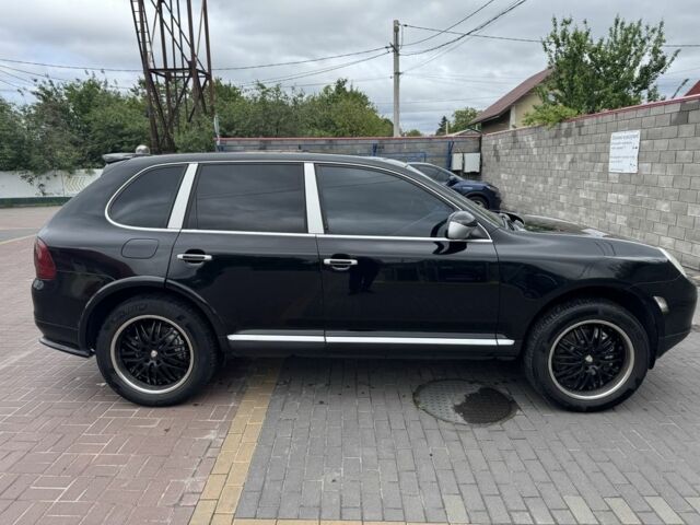 Черный Порше Каен, объемом двигателя 4.5 л и пробегом 232 тыс. км за 6000 $, фото 18 на Automoto.ua