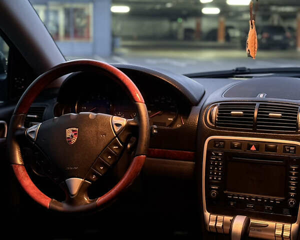 Чорний Порше Cayenne, об'ємом двигуна 3.2 л та пробігом 241 тис. км за 5999 $, фото 27 на Automoto.ua