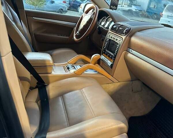 Чорний Порше Cayenne, об'ємом двигуна 4.5 л та пробігом 250 тис. км за 4850 $, фото 7 на Automoto.ua