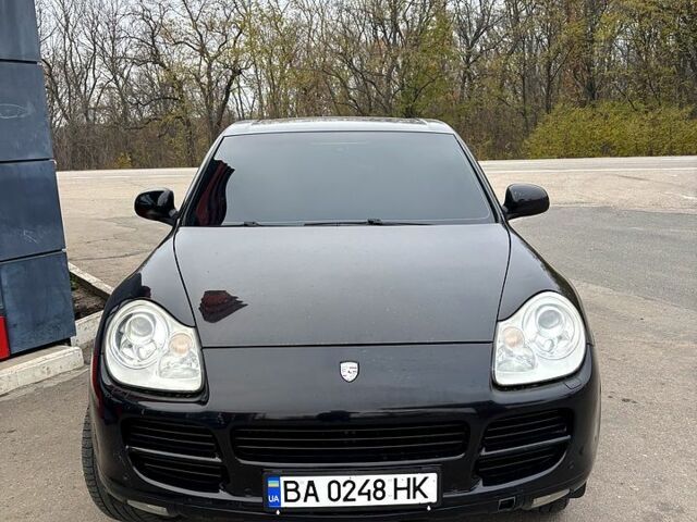 Черный Порше Каен, объемом двигателя 4.5 л и пробегом 289 тыс. км за 10200 $, фото 1 на Automoto.ua