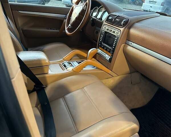 Чорний Порше Cayenne, об'ємом двигуна 4.5 л та пробігом 250 тис. км за 4850 $, фото 13 на Automoto.ua