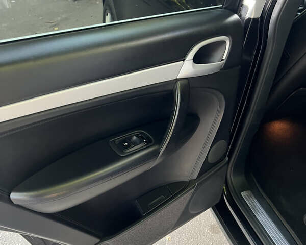 Чорний Порше Cayenne, об'ємом двигуна 4.51 л та пробігом 350 тис. км за 8500 $, фото 13 на Automoto.ua