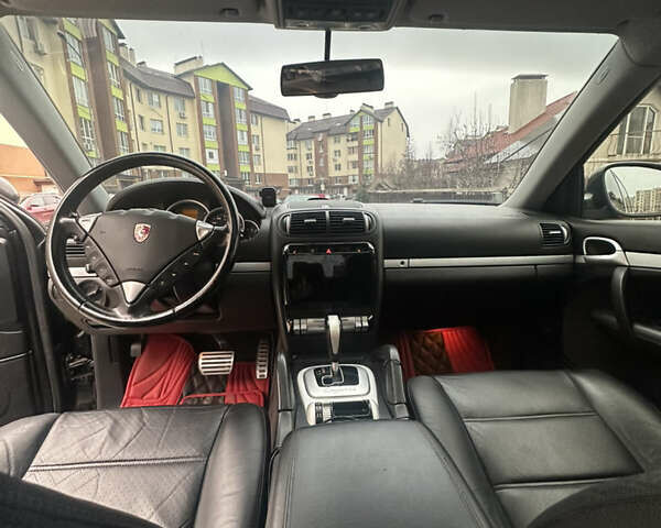 Черный Порше Каен, объемом двигателя 4.51 л и пробегом 157 тыс. км за 7000 $, фото 29 на Automoto.ua