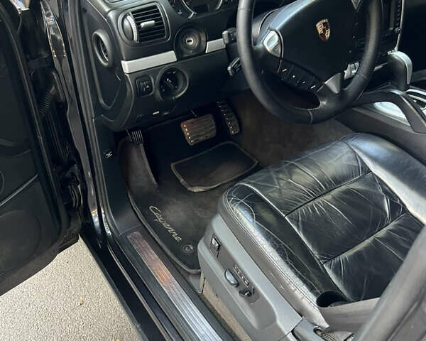 Чорний Порше Cayenne, об'ємом двигуна 4.51 л та пробігом 350 тис. км за 8500 $, фото 14 на Automoto.ua