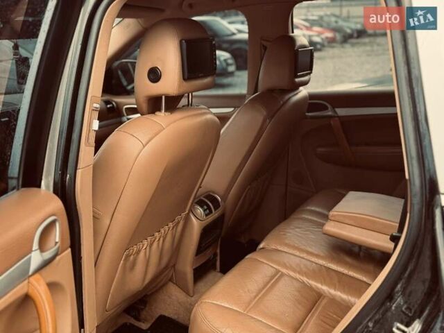 Чорний Порше Cayenne, об'ємом двигуна 4.5 л та пробігом 250 тис. км за 4850 $, фото 24 на Automoto.ua