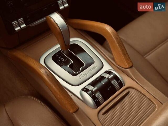 Чорний Порше Cayenne, об'ємом двигуна 4.5 л та пробігом 250 тис. км за 4850 $, фото 20 на Automoto.ua