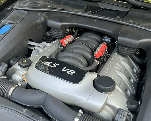 Чорний Порше Cayenne, об'ємом двигуна 4.51 л та пробігом 350 тис. км за 8500 $, фото 24 на Automoto.ua