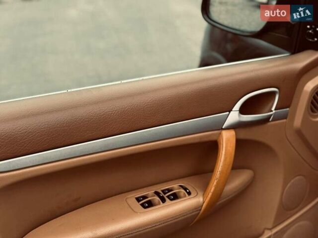 Чорний Порше Cayenne, об'ємом двигуна 4.5 л та пробігом 250 тис. км за 4850 $, фото 27 на Automoto.ua