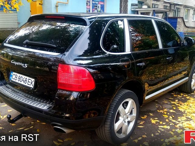 Черный Порше Каен, объемом двигателя 4.5 л и пробегом 210 тыс. км за 7500 $, фото 3 на Automoto.ua