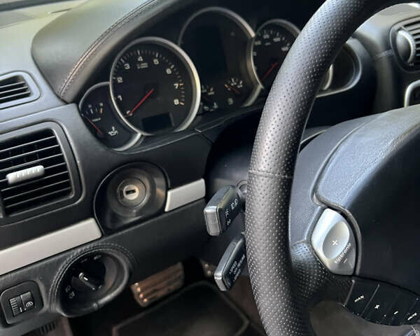Чорний Порше Cayenne, об'ємом двигуна 4.51 л та пробігом 350 тис. км за 8500 $, фото 18 на Automoto.ua