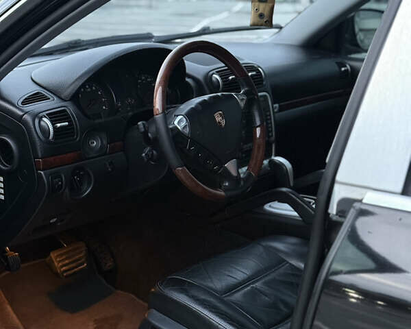 Чорний Порше Cayenne, об'ємом двигуна 3.2 л та пробігом 241 тис. км за 5999 $, фото 16 на Automoto.ua