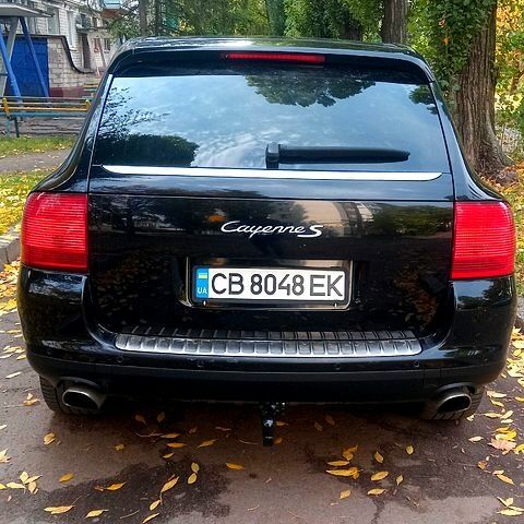 Черный Порше Каен, объемом двигателя 4.5 л и пробегом 210 тыс. км за 7500 $, фото 4 на Automoto.ua