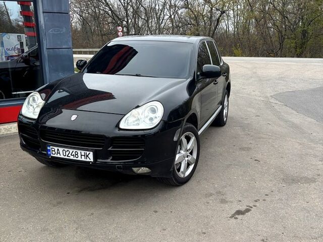 Черный Порше Каен, объемом двигателя 4.5 л и пробегом 289 тыс. км за 10200 $, фото 3 на Automoto.ua