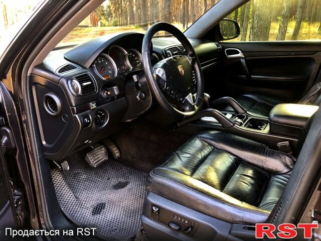 Чорний Порше Cayenne, об'ємом двигуна 3.2 л та пробігом 210 тис. км за 8300 $, фото 7 на Automoto.ua