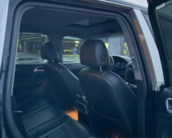 Чорний Порше Cayenne, об'ємом двигуна 3.2 л та пробігом 241 тис. км за 5999 $, фото 25 на Automoto.ua