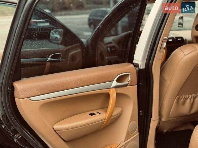 Чорний Порше Cayenne, об'ємом двигуна 4.5 л та пробігом 250 тис. км за 4850 $, фото 25 на Automoto.ua