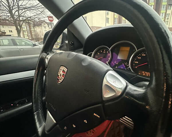 Черный Порше Каен, объемом двигателя 4.51 л и пробегом 157 тыс. км за 7000 $, фото 16 на Automoto.ua
