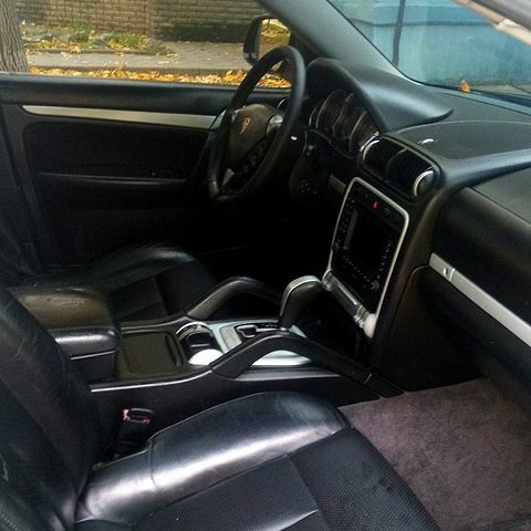 Черный Порше Каен, объемом двигателя 4.5 л и пробегом 210 тыс. км за 7500 $, фото 2 на Automoto.ua