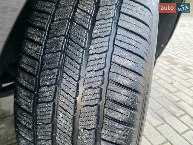 Черный Порше Каен, объемом двигателя 4.5 л и пробегом 378 тыс. км за 8200 $, фото 38 на Automoto.ua