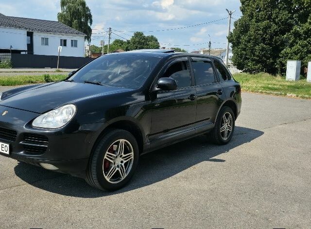 Чорний Порше Cayenne, об'ємом двигуна 4.5 л та пробігом 277 тис. км за 5517 $, фото 5 на Automoto.ua