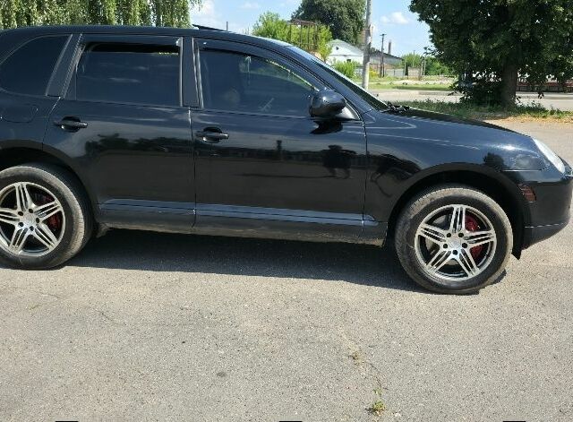 Чорний Порше Cayenne, об'ємом двигуна 4.5 л та пробігом 277 тис. км за 5517 $, фото 6 на Automoto.ua