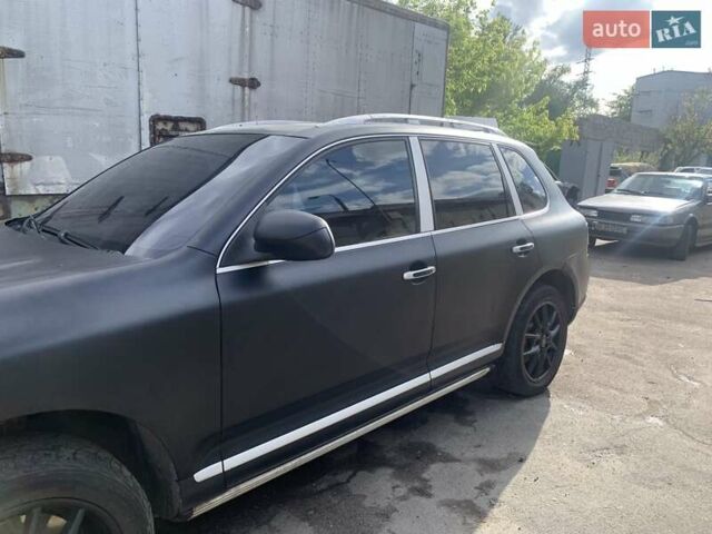 Черный Порше Каен, объемом двигателя 4.5 л и пробегом 362 тыс. км за 7000 $, фото 2 на Automoto.ua