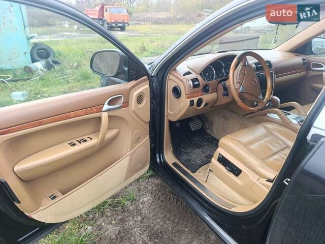 Чорний Порше Cayenne, об'ємом двигуна 4.51 л та пробігом 273 тис. км за 10500 $, фото 4 на Automoto.ua